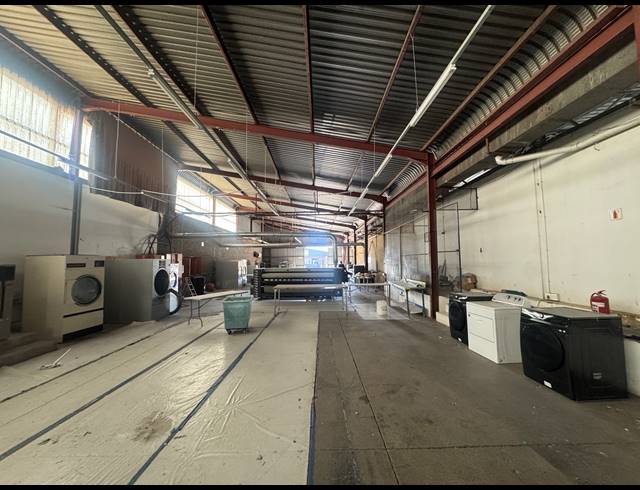715M² WAREHOUSE TO LET IN WYNBERG